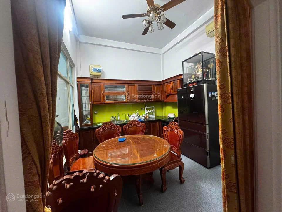 Cho thuê nhà riêng 5 tầng đủ đồ ô tô đỗ cửa  276 nghi tàm, tây hồ