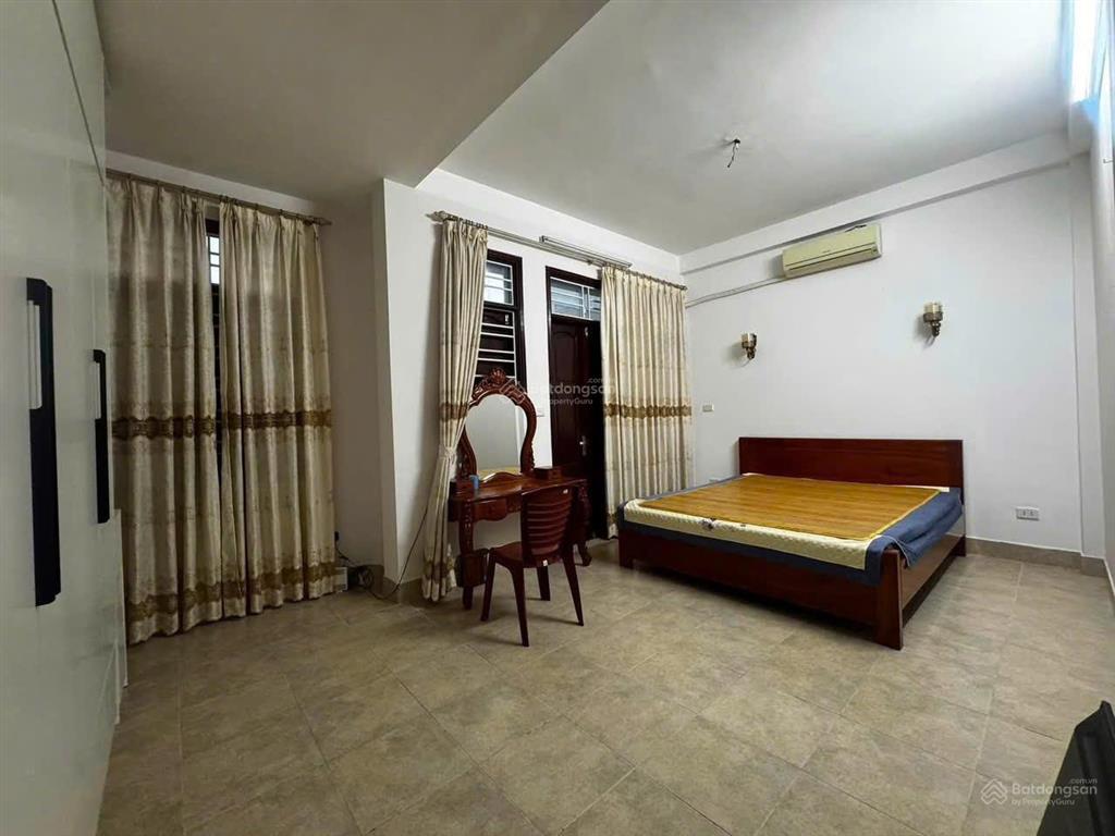 Cho thuê nhà riêng 5 tầng đủ đồ ô tô đỗ cửa  276 nghi tàm, tây hồ