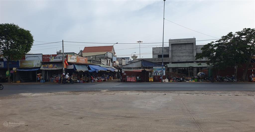 Cho thuê mặt bằng 2 mặt tiền quốc lộ 55 và chợ bưng riềng