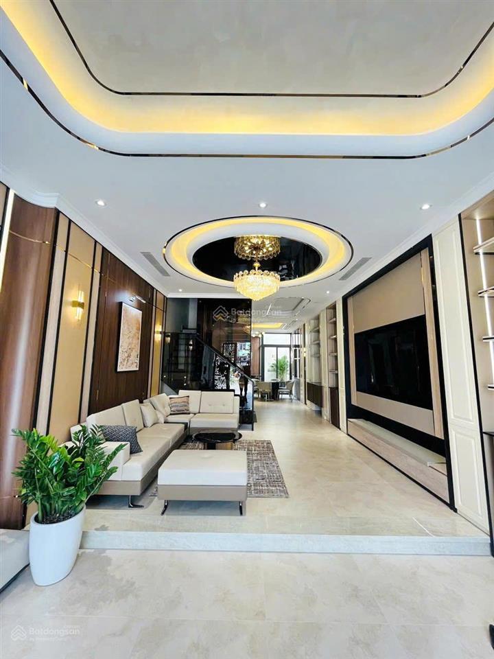 Vip vip! nhà đẹp lung linh 4 lầu st có thang máy liền kề phú mỹ hưng q7