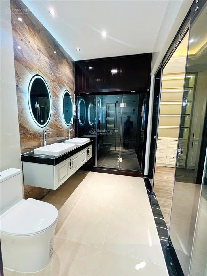 Vip vip! nhà đẹp lung linh 4 lầu st có thang máy liền kề phú mỹ hưng q7
