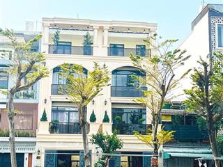 Vip vip! nhà đẹp lung linh 4 lầu st có thang máy liền kề phú mỹ hưng q7