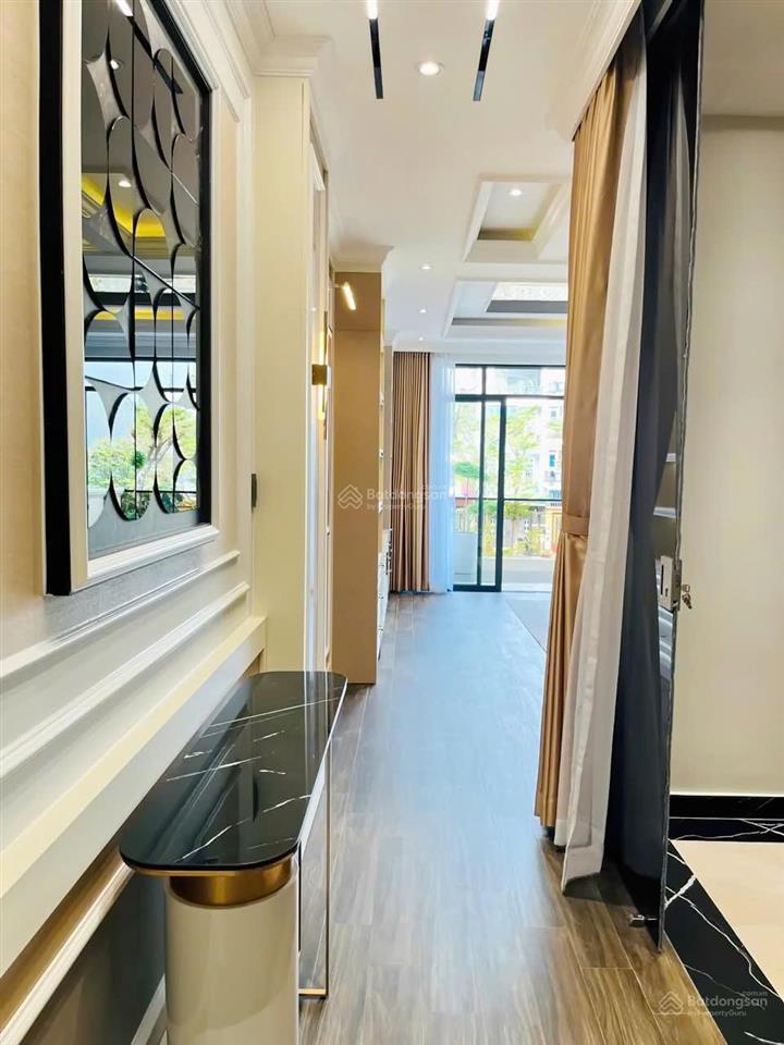 Vip vip! nhà đẹp lung linh 4 lầu st có thang máy liền kề phú mỹ hưng q7