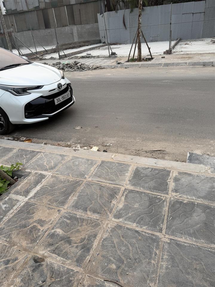 Bán lô đất đấu giá liền nhau, p việt hưng, tp hà nội, diện tích 155m2, mặt tiền 12,6m, vuông đét
