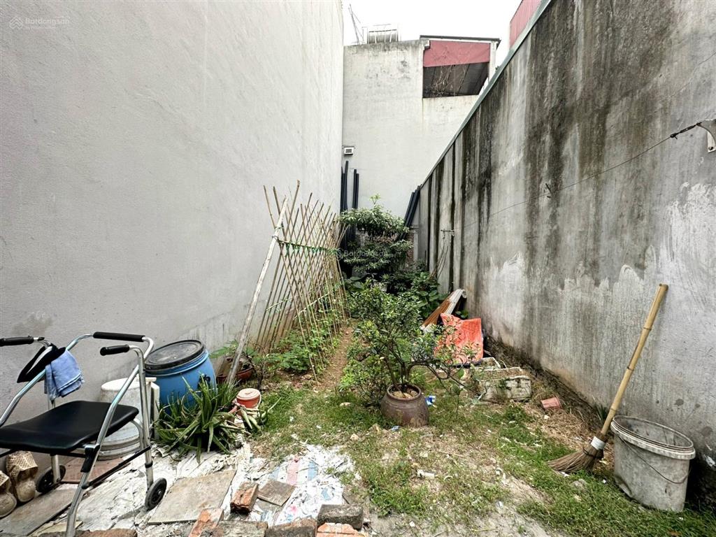 Bán 46m đất tây mỗ, bãi gửi xe ô tô cách 30m, gần trường c1  c2 lý nam đế, vinhomes smart city
