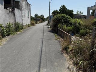 Bán đất bông trang dt327m2 có 100m2 thổ cư
ngang 9.7mx33m gần chợ và ubb xã bông trang khu dân cư