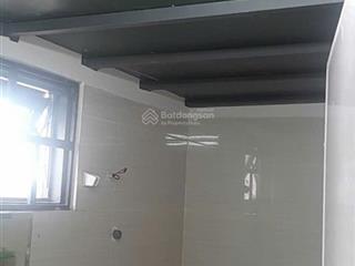 Còn 1p 3tr5 máy lạnh gần ngã tư thủ đức & các trường đh, khu cnc