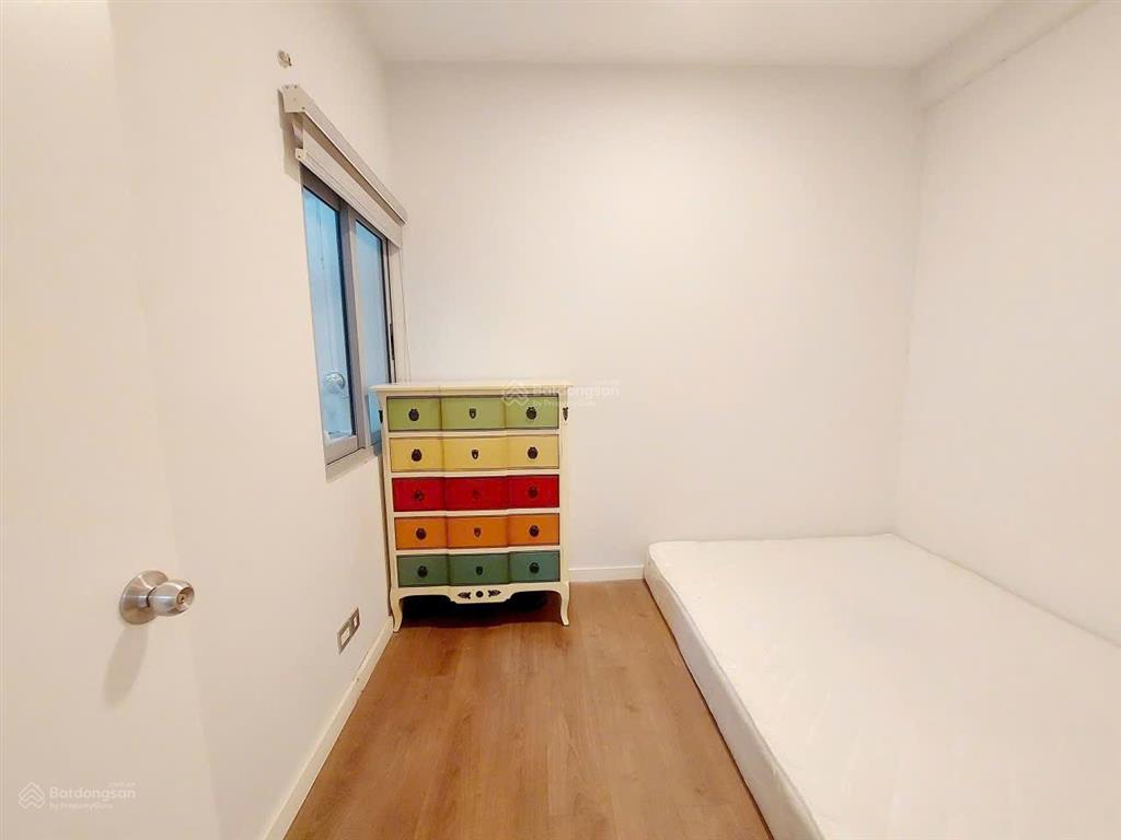 Cho thuê căn hộ luxgarden quận 7 2pn 2wc 62m full nội thất nhà sơn mới giá 9.5 triệu