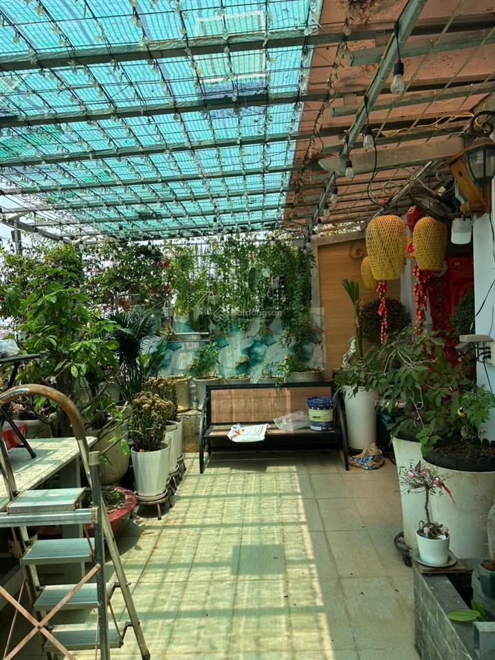 Bán căn hộ luxgarden quận 7 2pn 2wc 68m2 sân vườn riêng 35m giá 4.7 tỷ