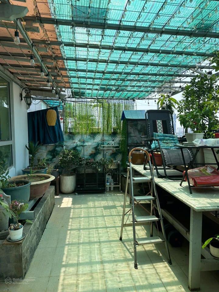 Bán căn hộ luxgarden quận 7 2pn 2wc 68m2 sân vườn riêng 35m giá 4.7 tỷ