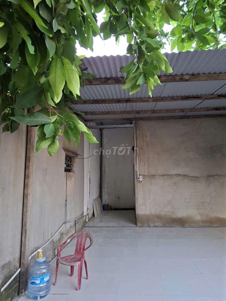 phòng trọ có sân rộng để xe cộ thoải mái 