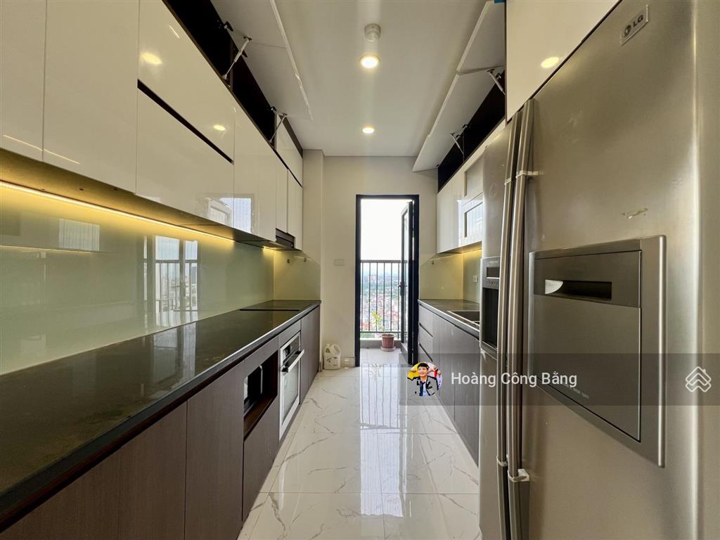 Cần bán chcc ngoại giao đoàn 133m2 | 4pn & 3wc. căn góc thoáng sáng tự nhiên