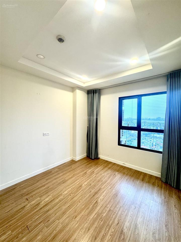 Bán nhanh chcc kosmo tây hồ, hồ 102m2 | 3pn & 2wc. view hồ tây đẹp lung linh