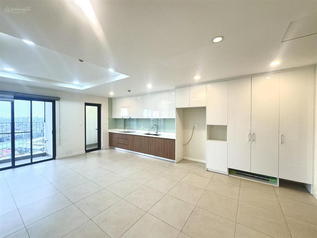 Bán nhanh chcc kosmo tây hồ, hồ 102m2 | 3pn & 2wc. view hồ tây đẹp lung linh