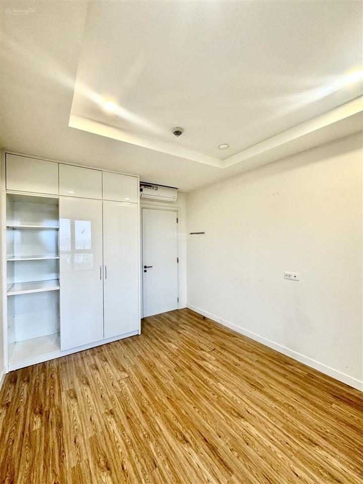 Bán nhanh chcc kosmo tây hồ, hồ 102m2 | 3pn & 2wc. view hồ tây đẹp lung linh