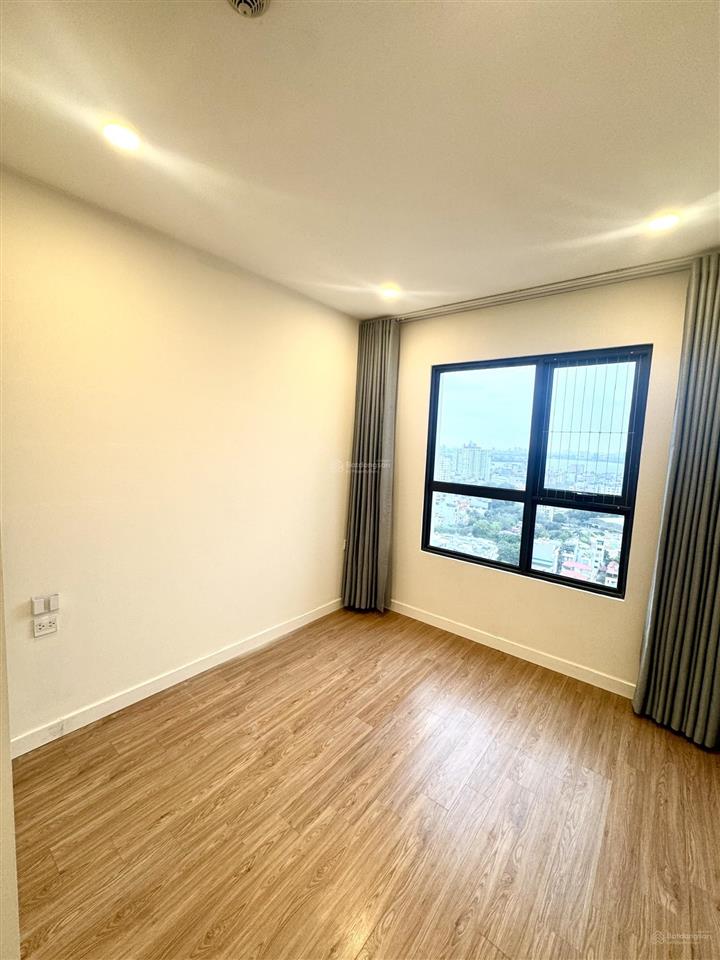 Bán nhanh chcc kosmo tây hồ, hồ 102m2 | 3pn & 2wc. view hồ tây đẹp lung linh