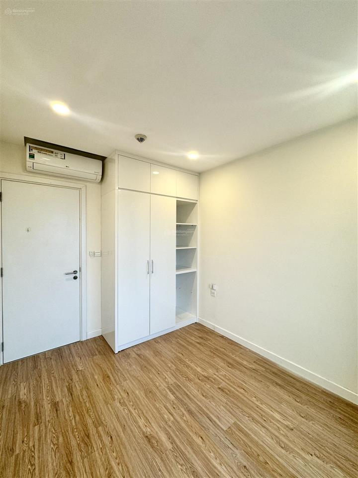 Bán nhanh chcc kosmo tây hồ, hồ 102m2 | 3pn & 2wc. view hồ tây đẹp lung linh