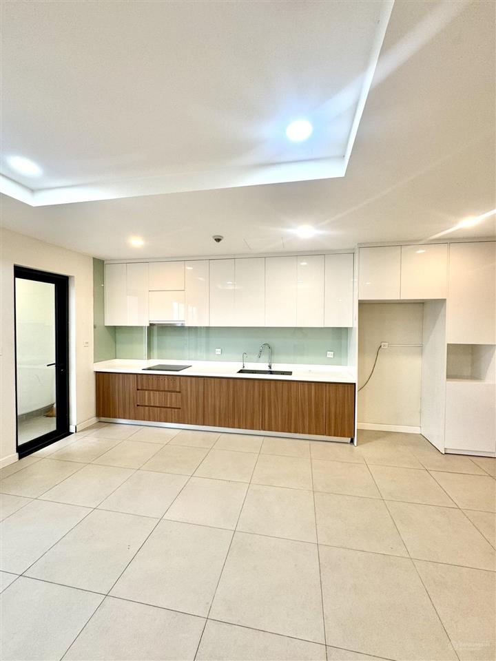 Bán nhanh chcc kosmo tây hồ, hồ 102m2 | 3pn & 2wc. view hồ tây đẹp lung linh