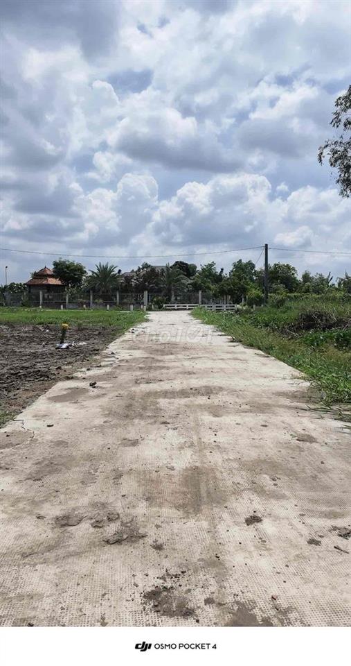 1150m2 có Sắn Thổ Cư chỉ 1 tỷ 150Tr Đường Bê Tông 5m. giáp Bến Lức