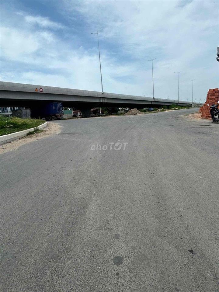 GIÁ TỐT LÔ GÓC 2 MẶT TIỀN XE TẢI