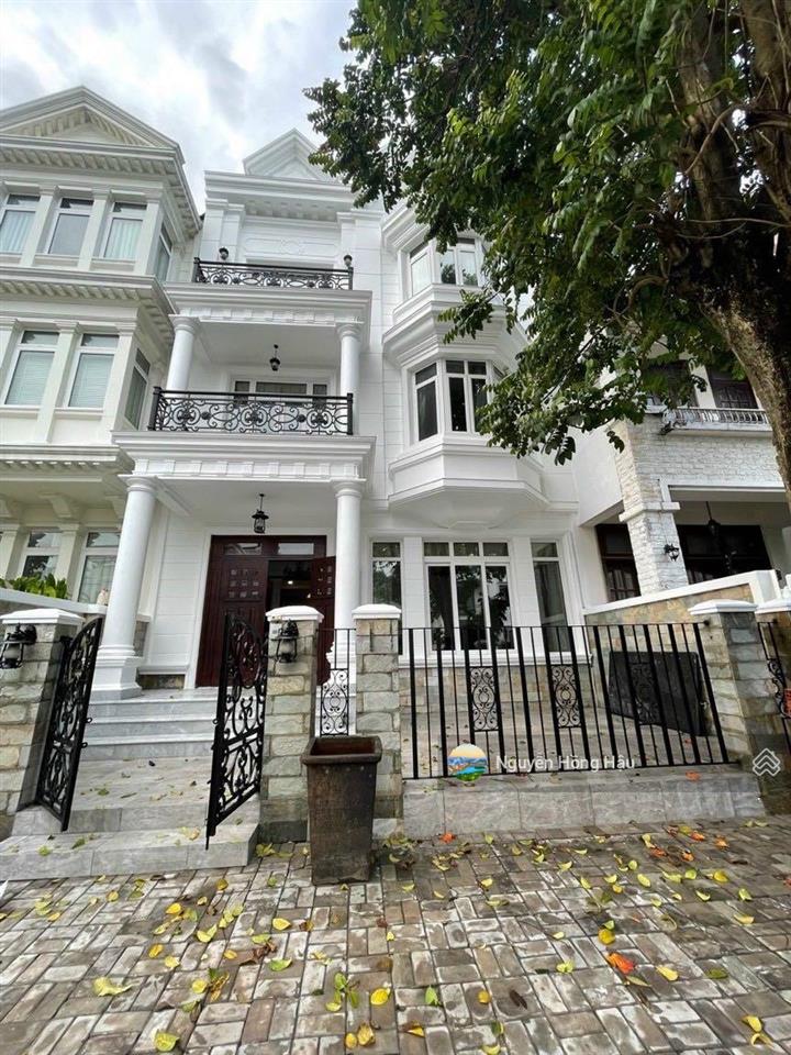 Bán biệt thự nam đô phú mỹ hưng vị trí siêu đẹp mặt tiền đường 19, nhà đẹp có hầm bán giá 52 tỷ