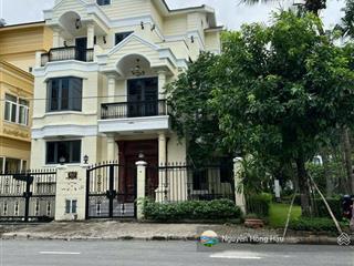 Cần bán căn biệt thự góc công viên siêu thoáng, mặt tiền đường 22, dt 198m2, giá bán 79 tỷ tl