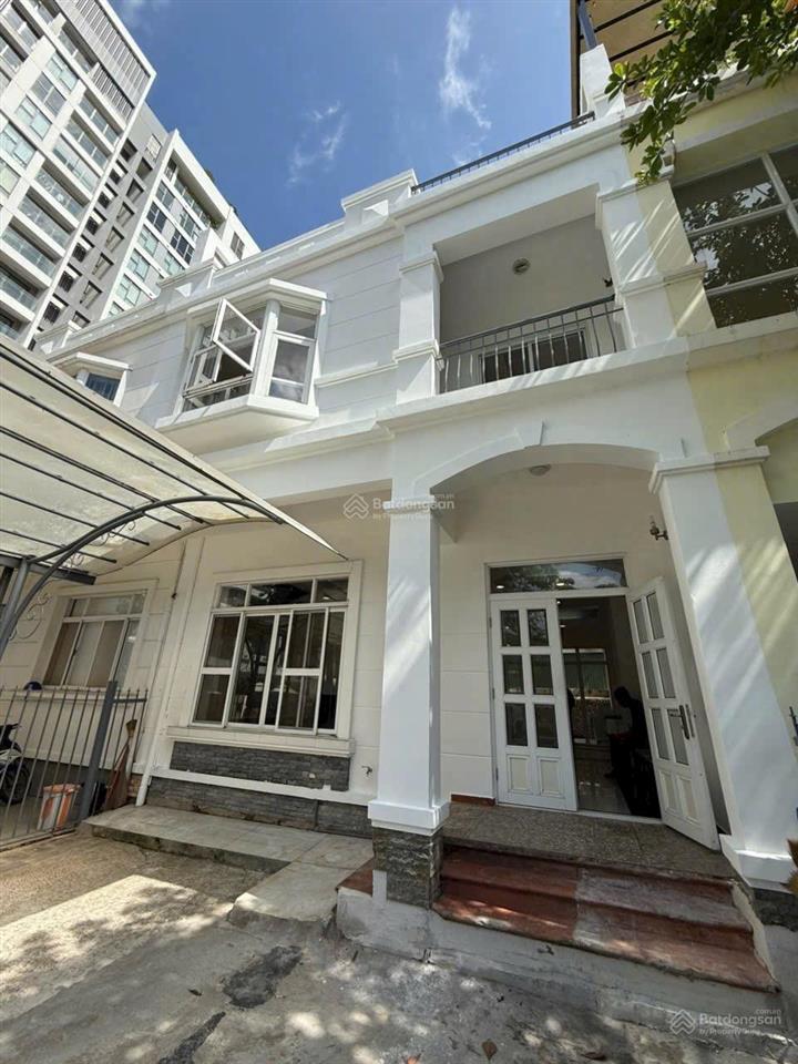 Cần bán gấp biệt thự hưng thái giá 33,5 tỷ, giá tốt nhất thị trường phú mỹ hưng