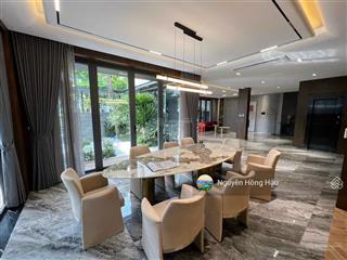 Biệt thự đơn lập phú mỹ hưng dt 252m2, nhà cực kì đẹp mới 100% có hầm hồ bơi, giá bán 87 tỷ