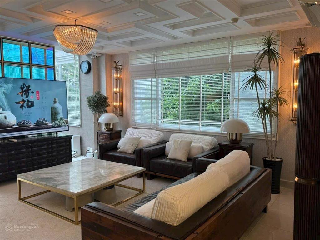 Gia đình cần bán gấp biệt thự đơn lập ở phú mỹ hưng, dt 18*16m, bán nhanh 79 tỷ