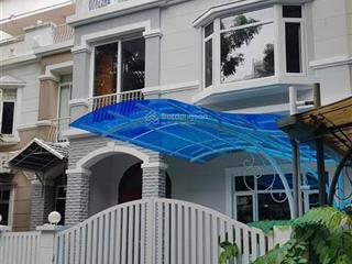 Gia đình cần bán gấp biệt thự phú mỹ hưng dt 126m2 giá cực tốt 32,5 tỷ