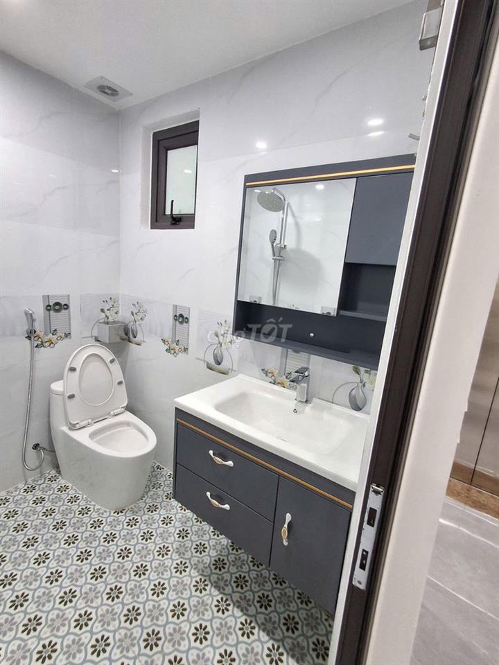 Tôi bán nhà 6 tầng , đầu ngõ 181, Trần Phú, Văn Quán, Phường Hà Đông