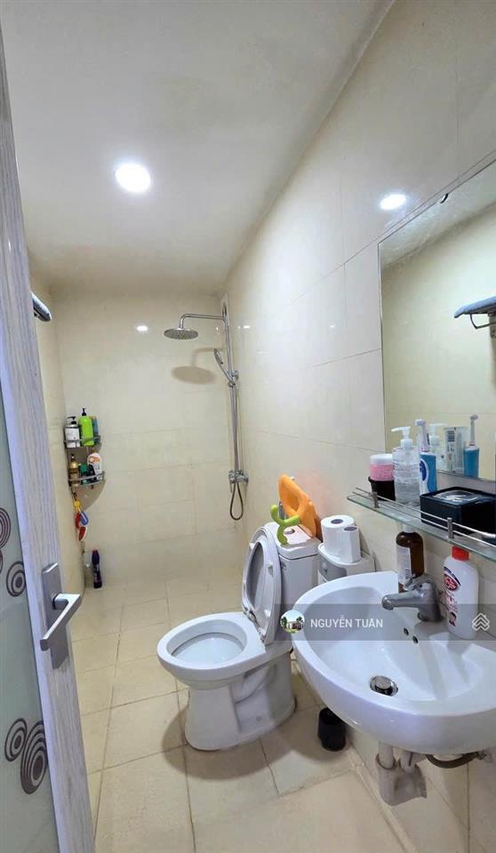 Tôi có quỹ căn 2pn đồng phát có ban công giá từ 4.6 tỷ, diện tích từ 76,5m2 trên sổ