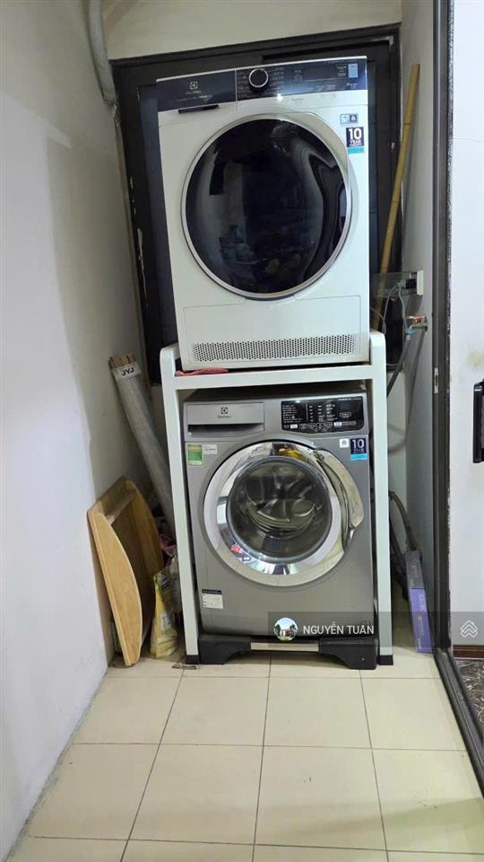 Tôi có quỹ căn 2pn đồng phát có ban công giá từ 4.6 tỷ, diện tích từ 76,5m2 trên sổ