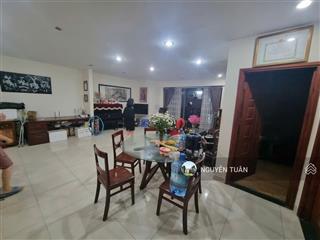 Bán căn 125m2 sổ đỏ giá 94tr/m2. tòa hh1. tầng thấp.