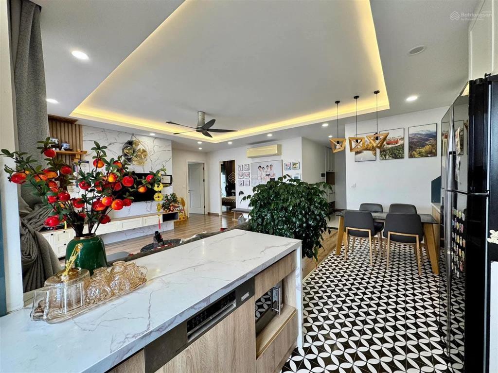 Bán căn góc 02 tòa d 3pn 2wc 103m2 trên sổ. giá 11 tỷ có tl