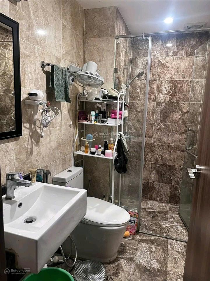 Bán căn hộ 70m2 tòa a2 chung cư skycentral 176 định công giá 6.66 tỷ.