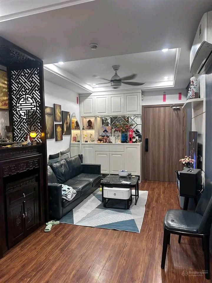 Bán căn hộ 70m2 tòa a2 chung cư skycentral 176 định công giá 6.66 tỷ.
