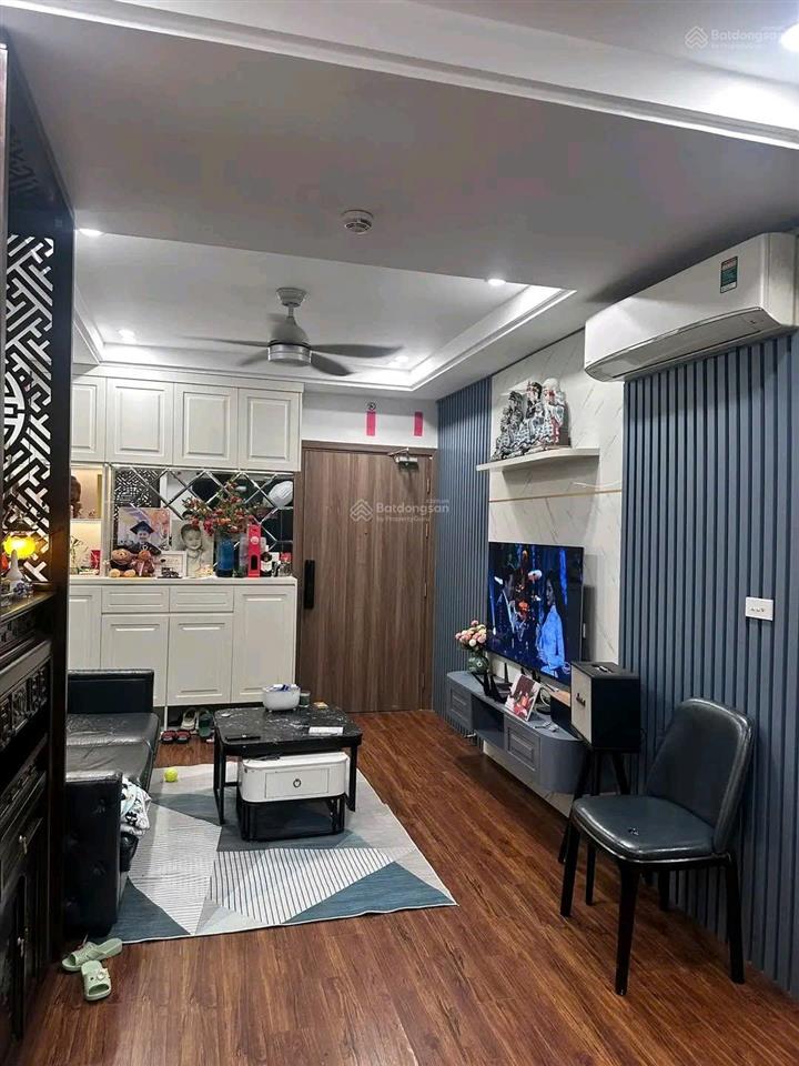 Bán căn hộ 70m2 tòa a2 chung cư skycentral 176 định công giá 6.66 tỷ.