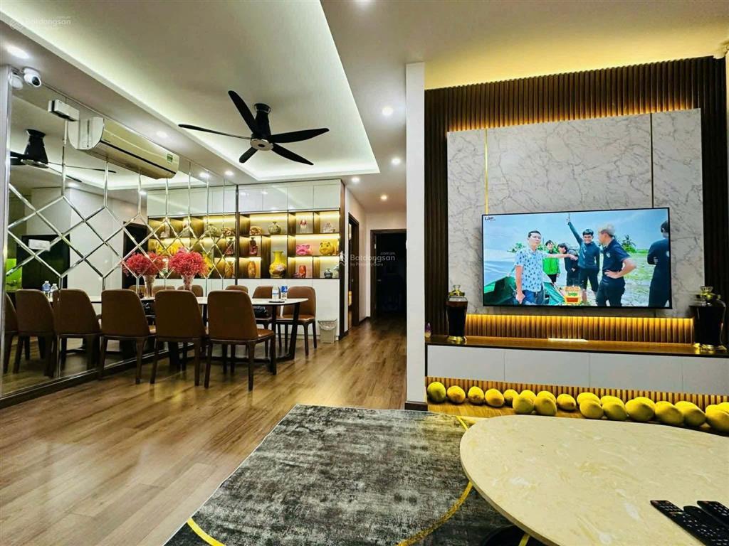 Bán căn góc tòa ct2a chung cư gelexia 3pn 90m2.