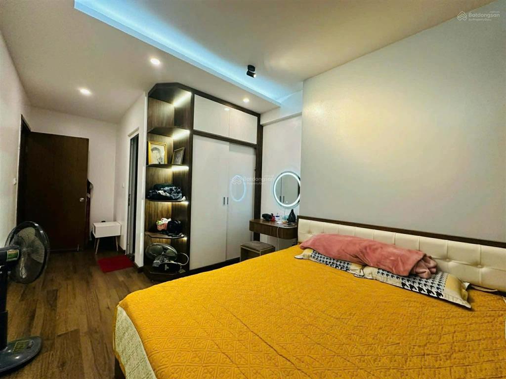 Bán căn góc tòa ct2a chung cư gelexia 3pn 90m2.
