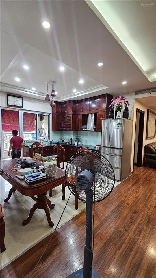Bán căn góc ban công đông và bắc ct2 129,6m2 skylight 125d minh khai