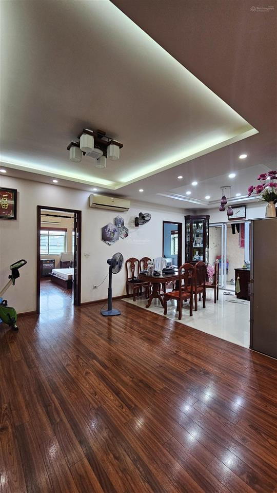Bán căn góc ban công đông và bắc ct2 129,6m2 skylight 125d minh khai
