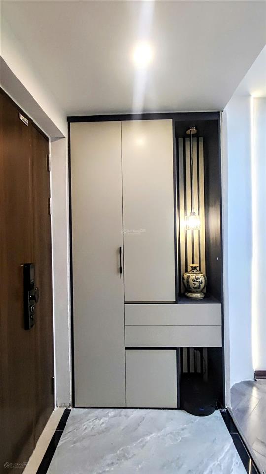 Bán căn góc 4 pn 122m2 tòa 96 định công.