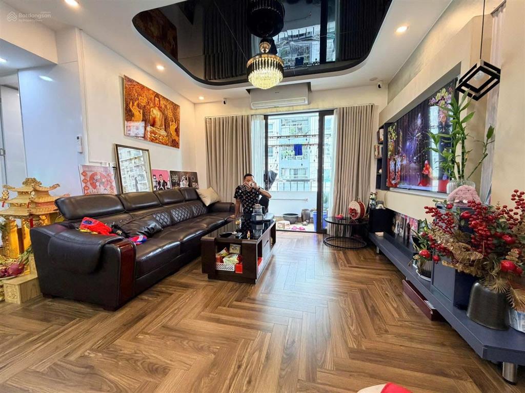 Bán căn góc 4 pn 122m2 tòa 96 định công.