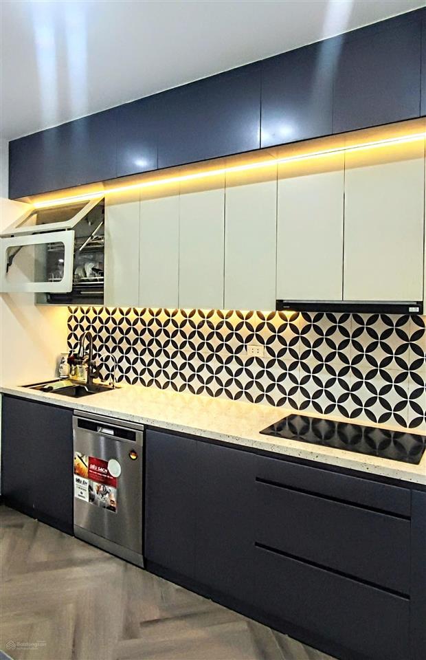 Bán căn góc 4 pn 122m2 tòa 96 định công.