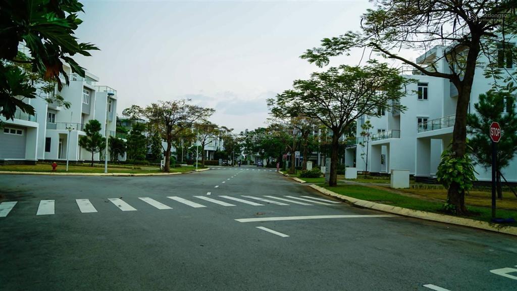 Cho thuê biệt thự villa park song lập có sân vườn 4pn 3wc  biệt thự gần global city