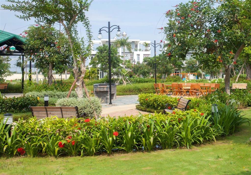 Cho thuê biệt thự villa park song lập có sân vườn 4pn 3wc  biệt thự gần global city