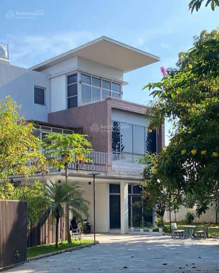 Villa rivieria cove for rent (4brs+1) 4wc  villa for rent near global city