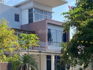 Villa rivieria cove for rent (4brs+1) 4wc  villa for rent near global city