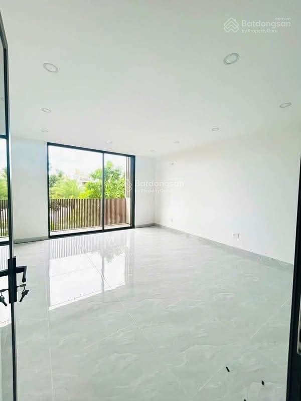 Quận 2  khu global city  cho thuê nhà global city nguyên căn 5 tầng có thang máy